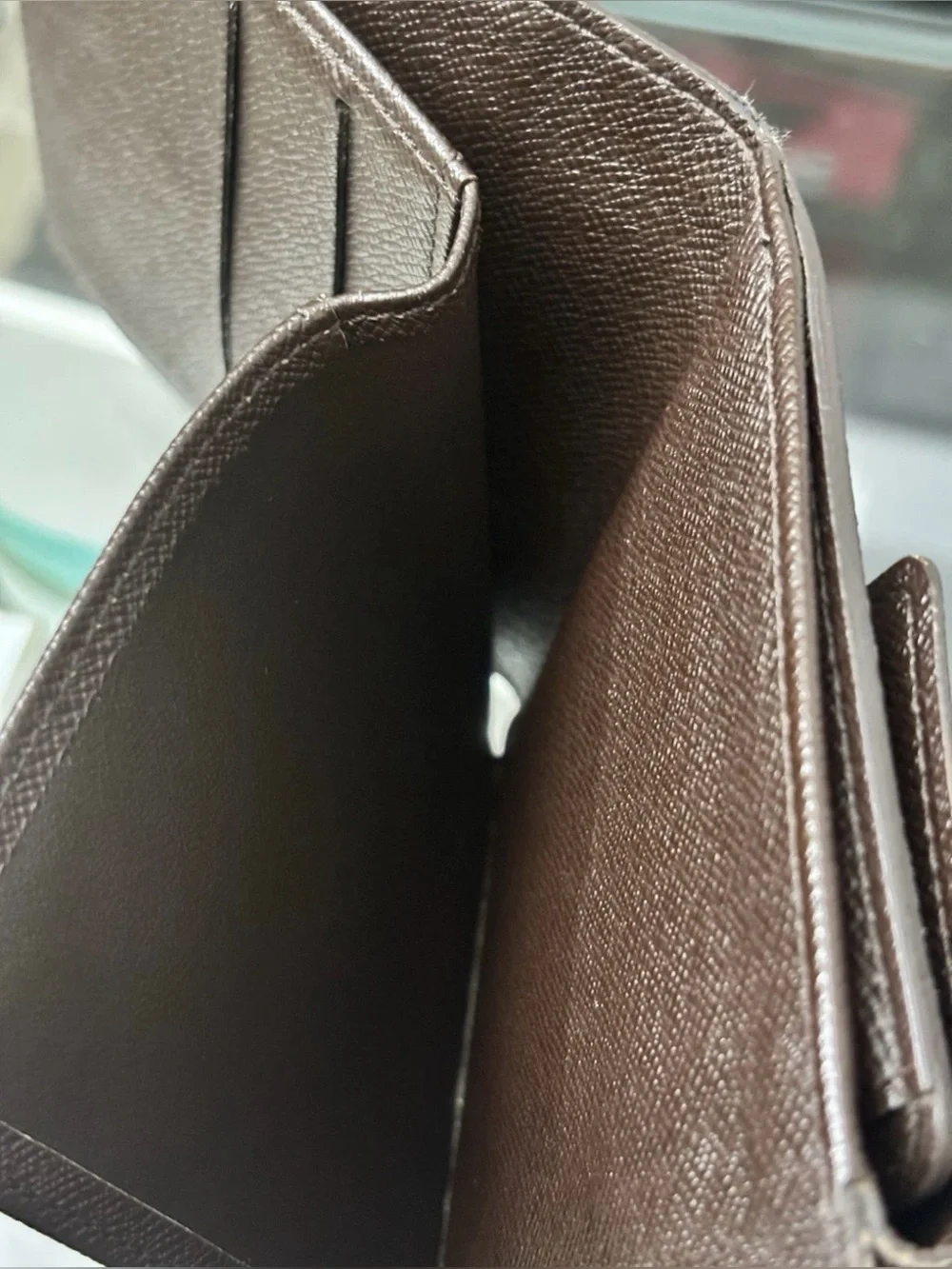 Authentic Louis Vuitton Damier Portefeuille Elise Wallet Purse. COA Included..